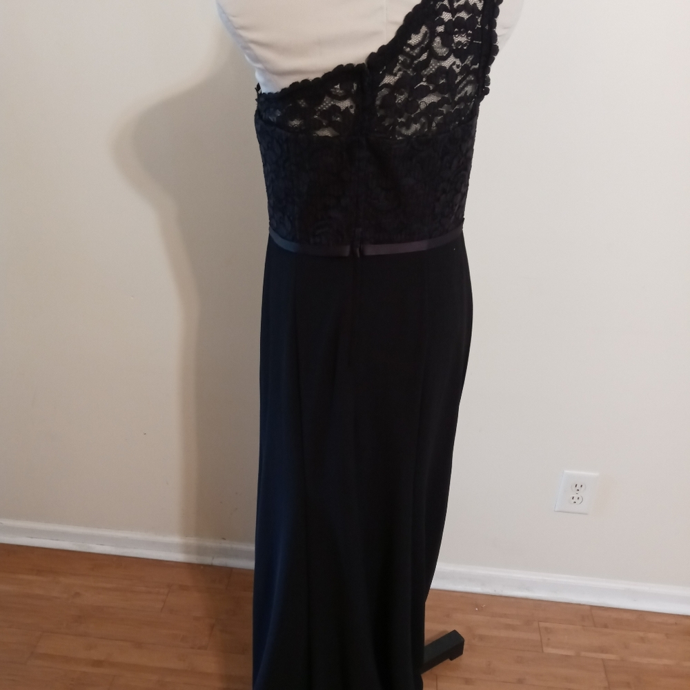 Size 12 Black lined, strecthed georgette gown w/ one shoulder laced bodice dress - Picture 2 of 4